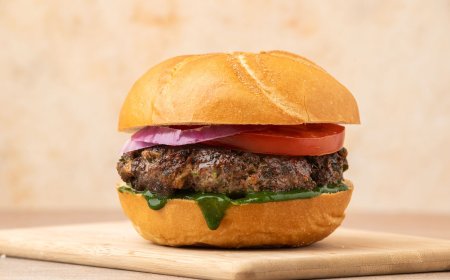 మన ఇండియన్ బర్గర్ వచ్చేసింది…మన తిండి కథ.. పానీ పూరీ నుండి హెల్తీ బర్గర్ వరకు ఒక హిస్టరీ