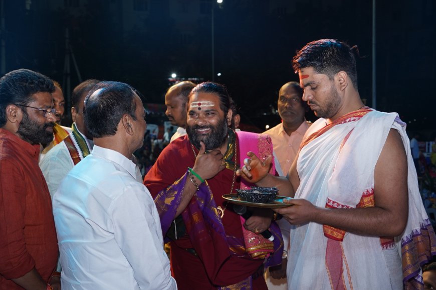 ప్రగతి నగర్‌ లో వైభవంగా కోటి దీపోత్సవం… ప్రత్యేక పూజల్లో పాల్గొన్న ఎంపీ ఈటల రాజేందర్