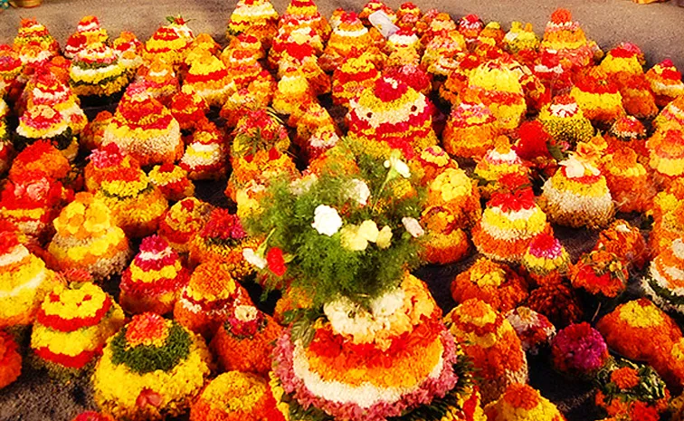 బతుకమ్మ పండుగ నాడు బంపర్ గిఫ్ట్